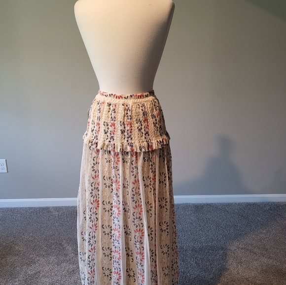 V. Cristina– Lt. Pastel, Orange, Blue, Peach/Natural Crochet Maxi Skirt (Size L) - Picture 12 of 15
